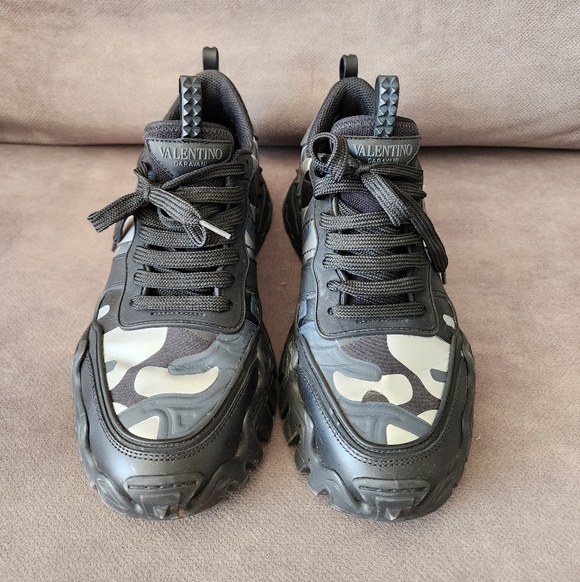 Valentino GaravaniMen's Rockrunner Plus Camo Sneakers Size 40
